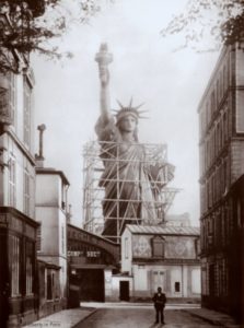 1884 - rue Chazelle - Statue de la liberté