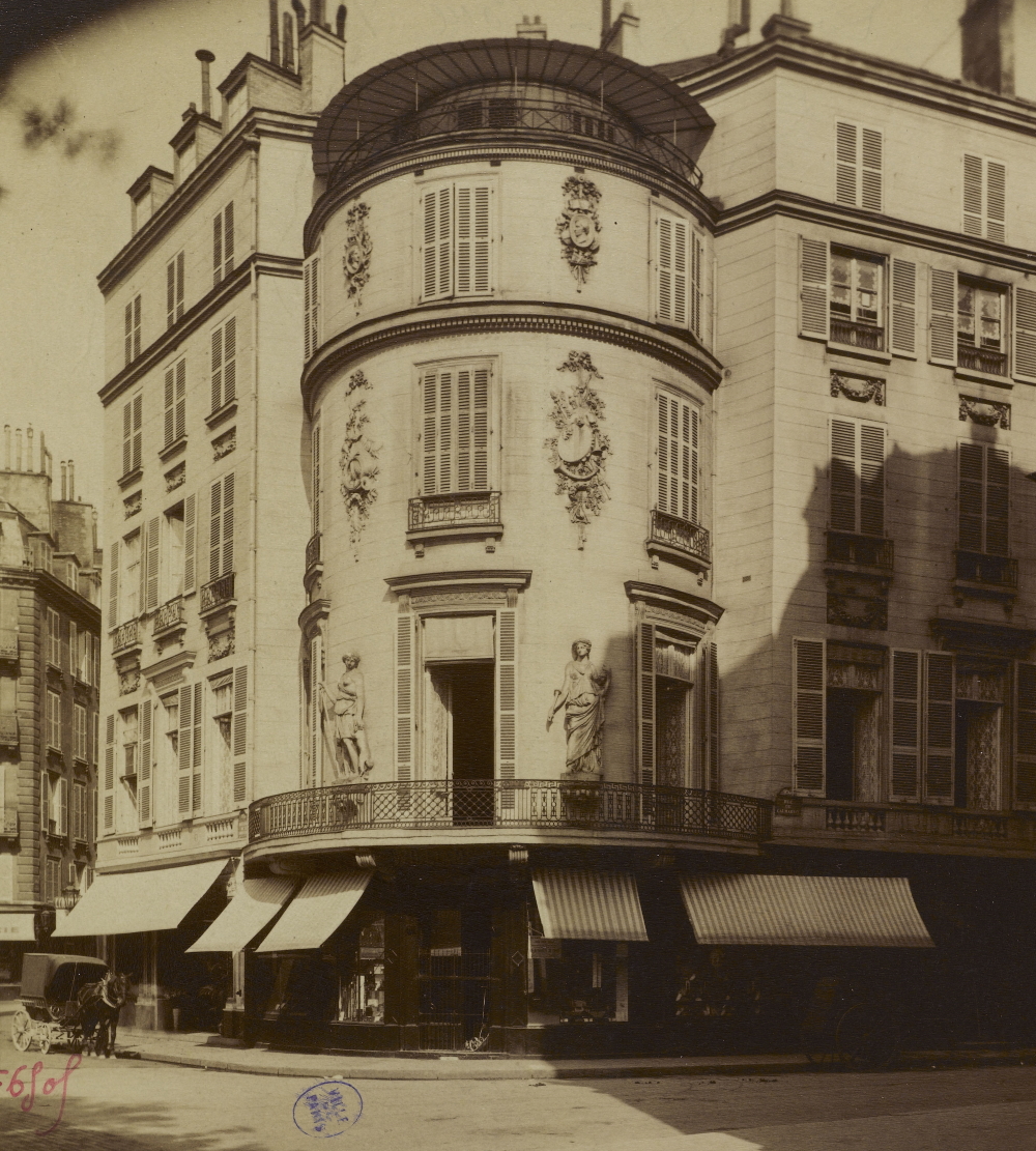 1904,Eugène Atget,Hotel Marin Deshayes ou de La Haye,1-3 rue de Caumartin,Paris,France