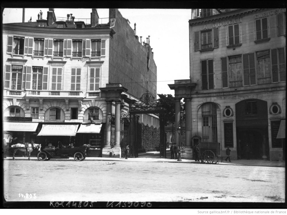 Place Beauvau, Paris, 1911, Agence Rol, source Gallica